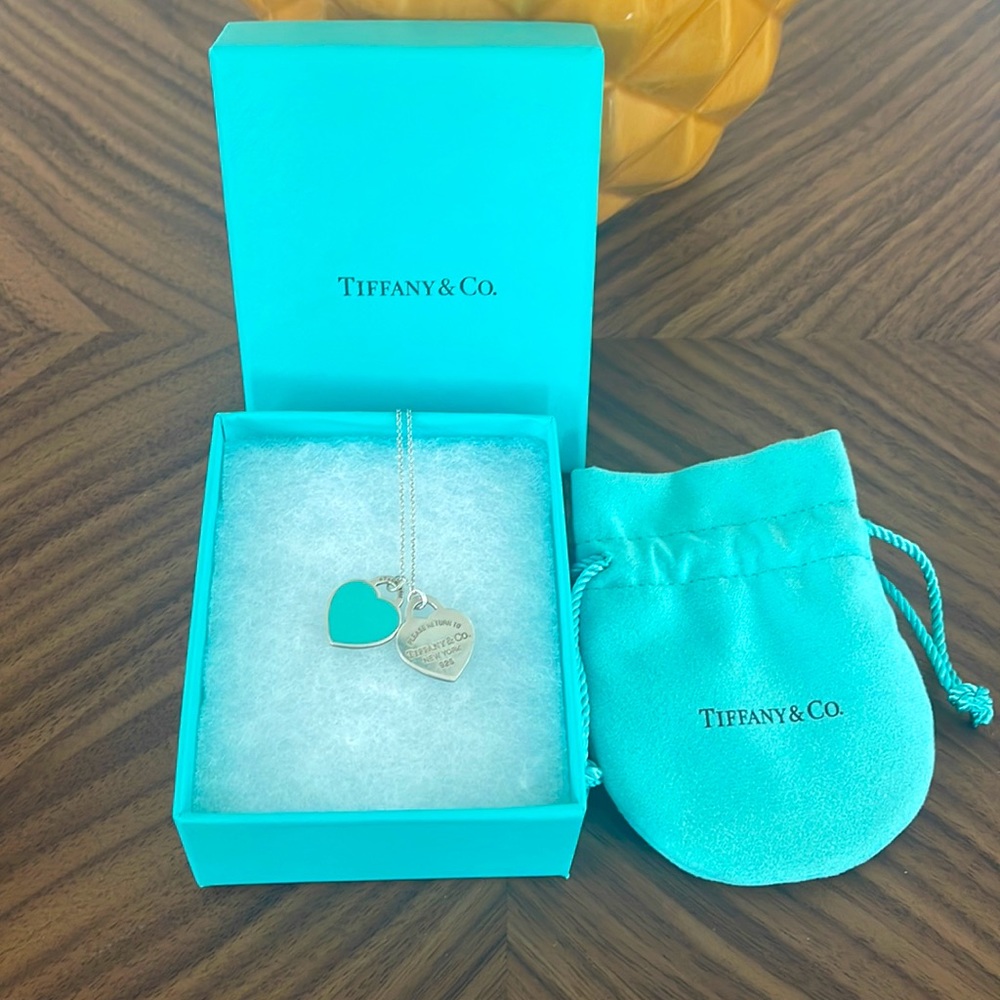 TIFFANY & Co. “Return to Tiffany” blue double heart pendant with chain